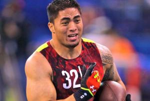 Notre Dame linebacker Manti Te'o, above, had a horrible showing at the NFL Combine Monday that include a 4.82 second 40-yard dash, .17 seconds more than his pre-Combine time.